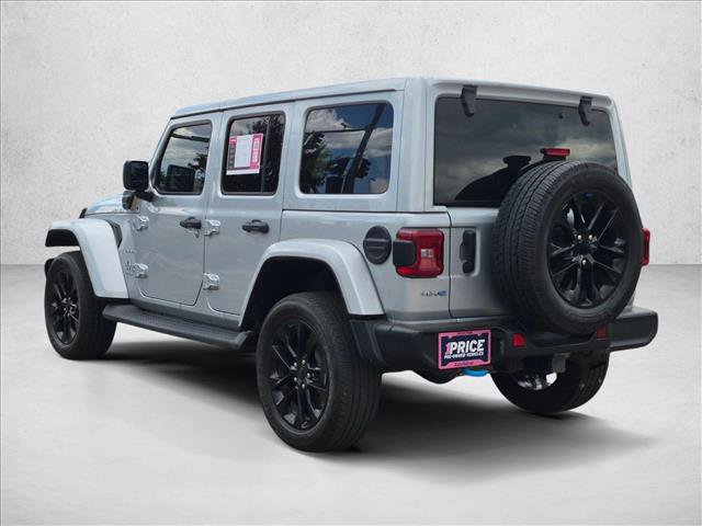 Used 2023 Jeep Wrangler Unlimited Sahara w/ Cold Weather Group AWD/4WD image 7