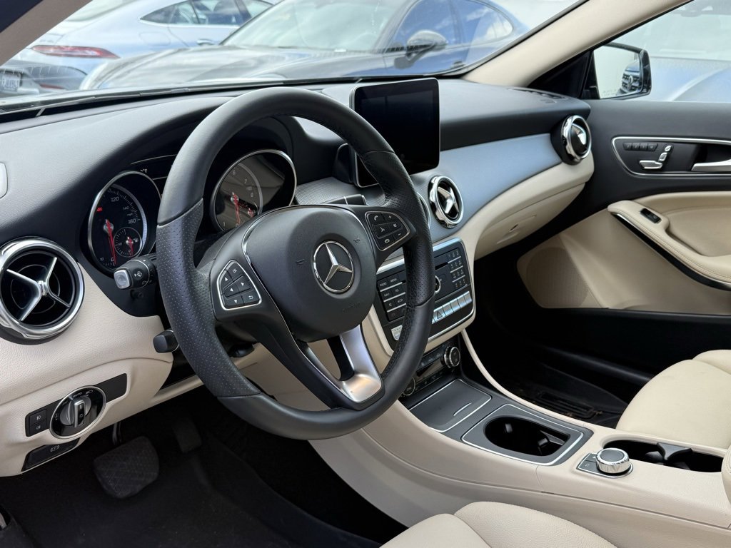 Used 2018 Mercedes-Benz GLA 250 4MATIC image 3