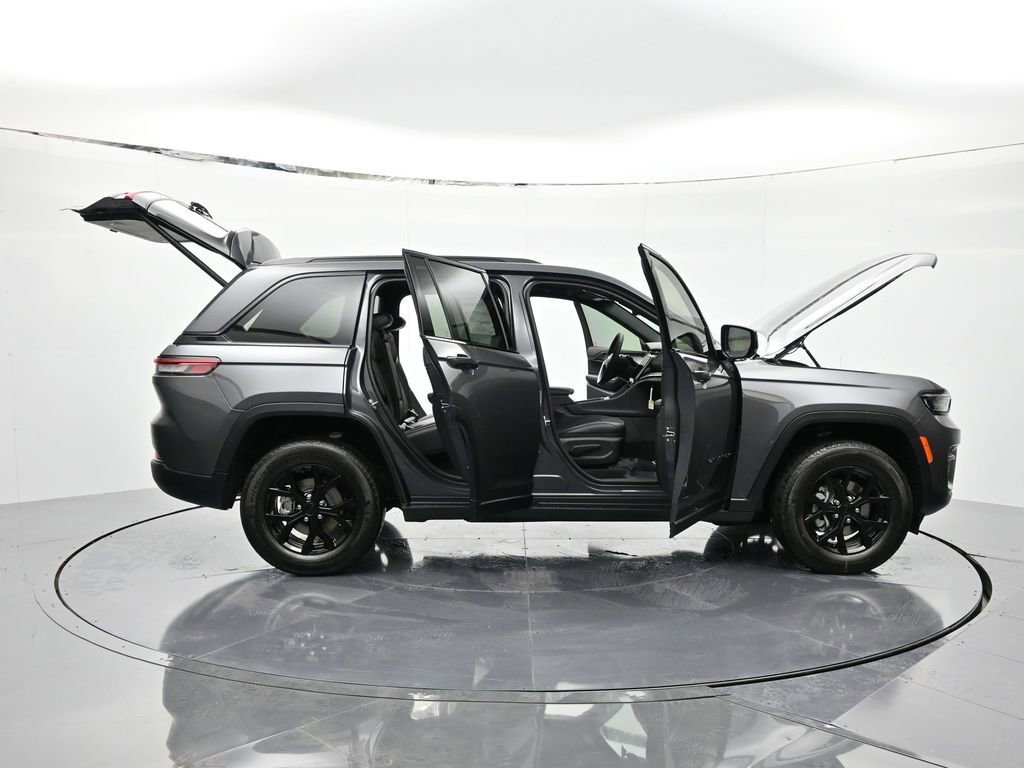 New 2025 Jeep Grand Cherokee Altitude image 49
