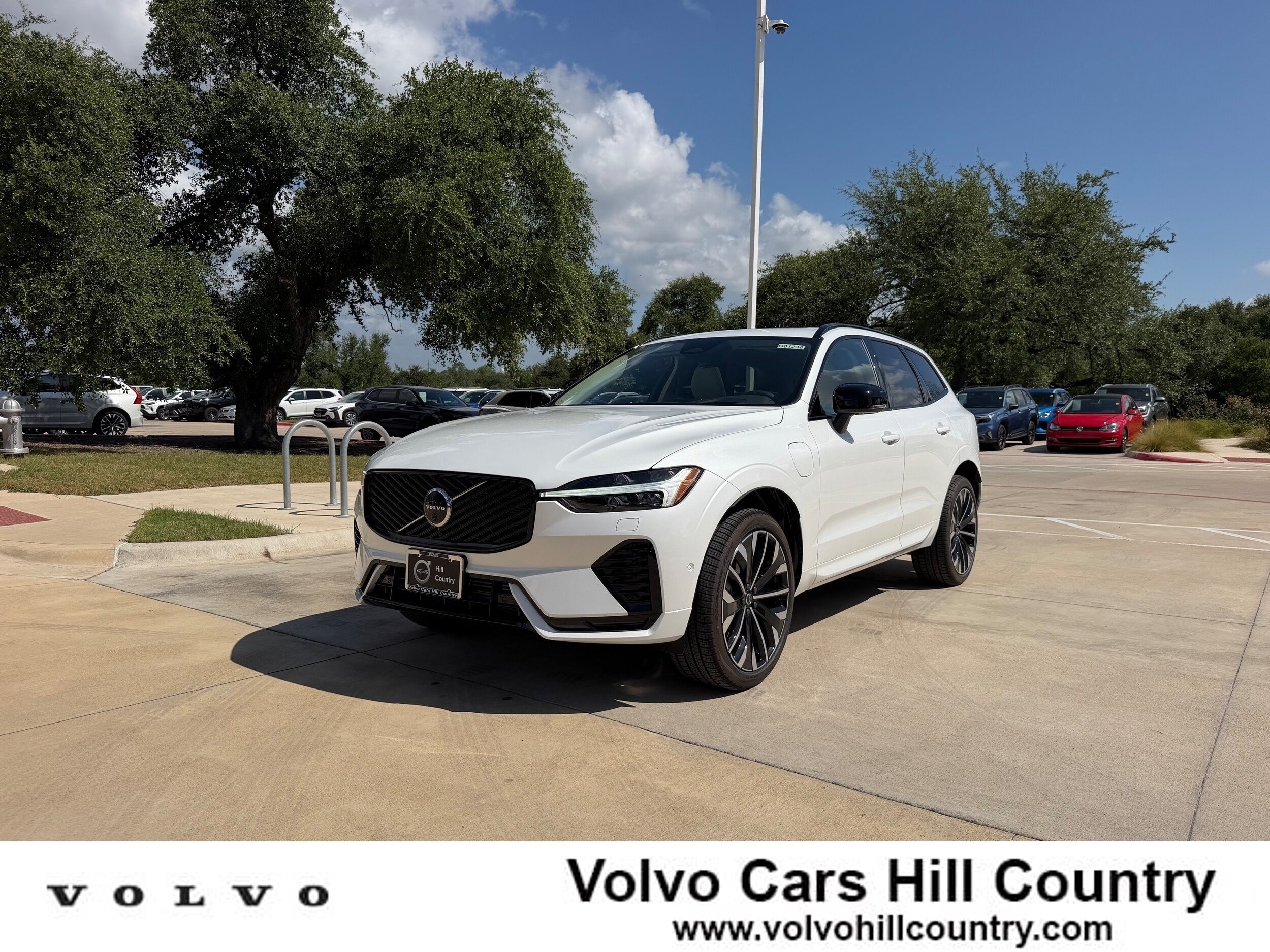 New 2026 Volvo XC60 T8 Ultra w/ Protection Package Premier AWD/4WD image 1