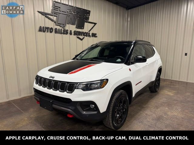 Used 2023 Jeep Compass Trailhawk image 1