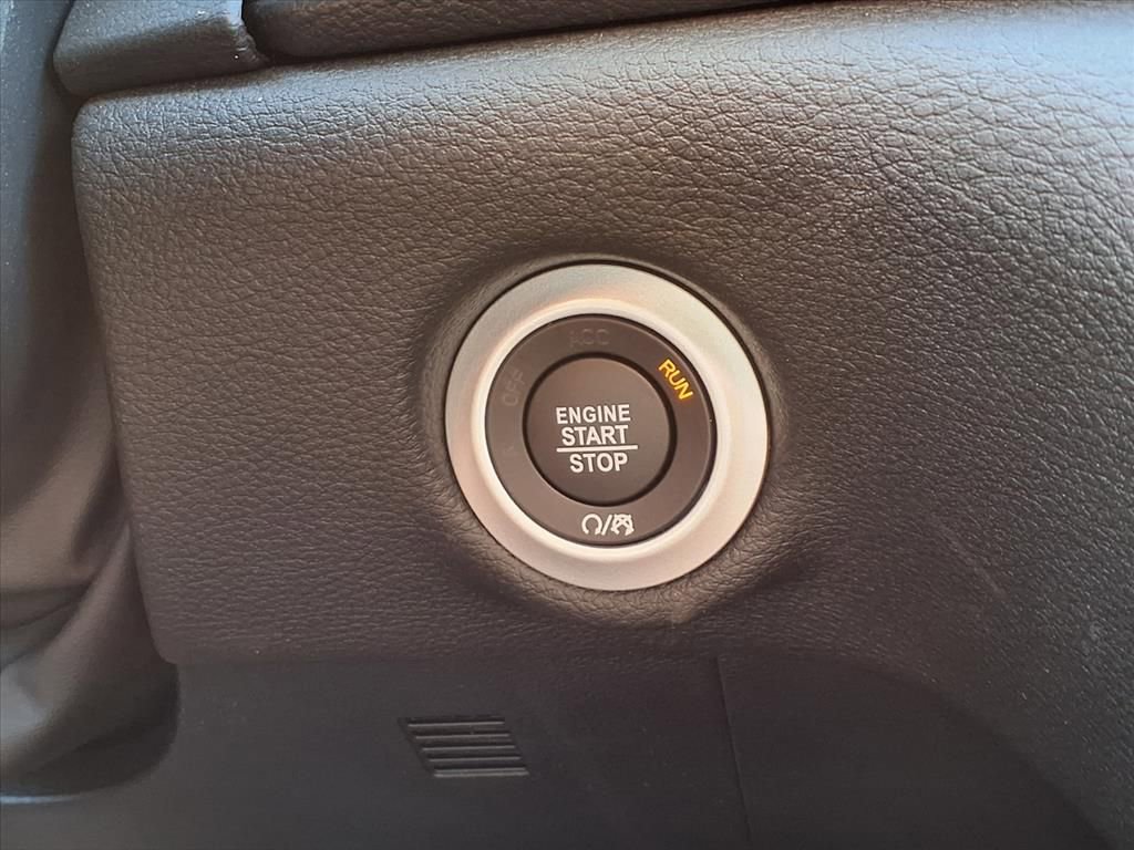 New 2026 Chrysler Pacifica Select image 14
