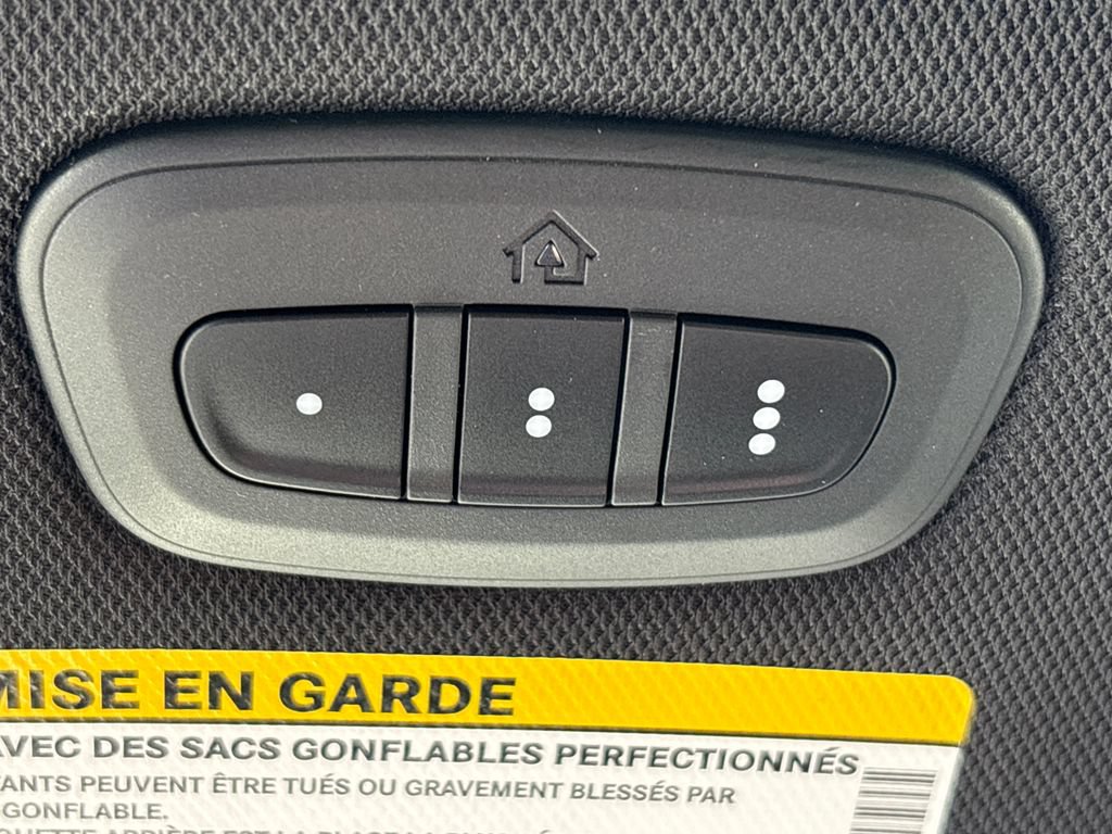 New 2027 Chrysler Pacifica Select FWD image 37