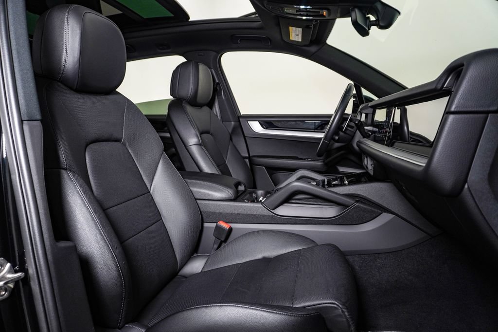Certified 2024 Porsche Cayenne S AWD/4WD image 15