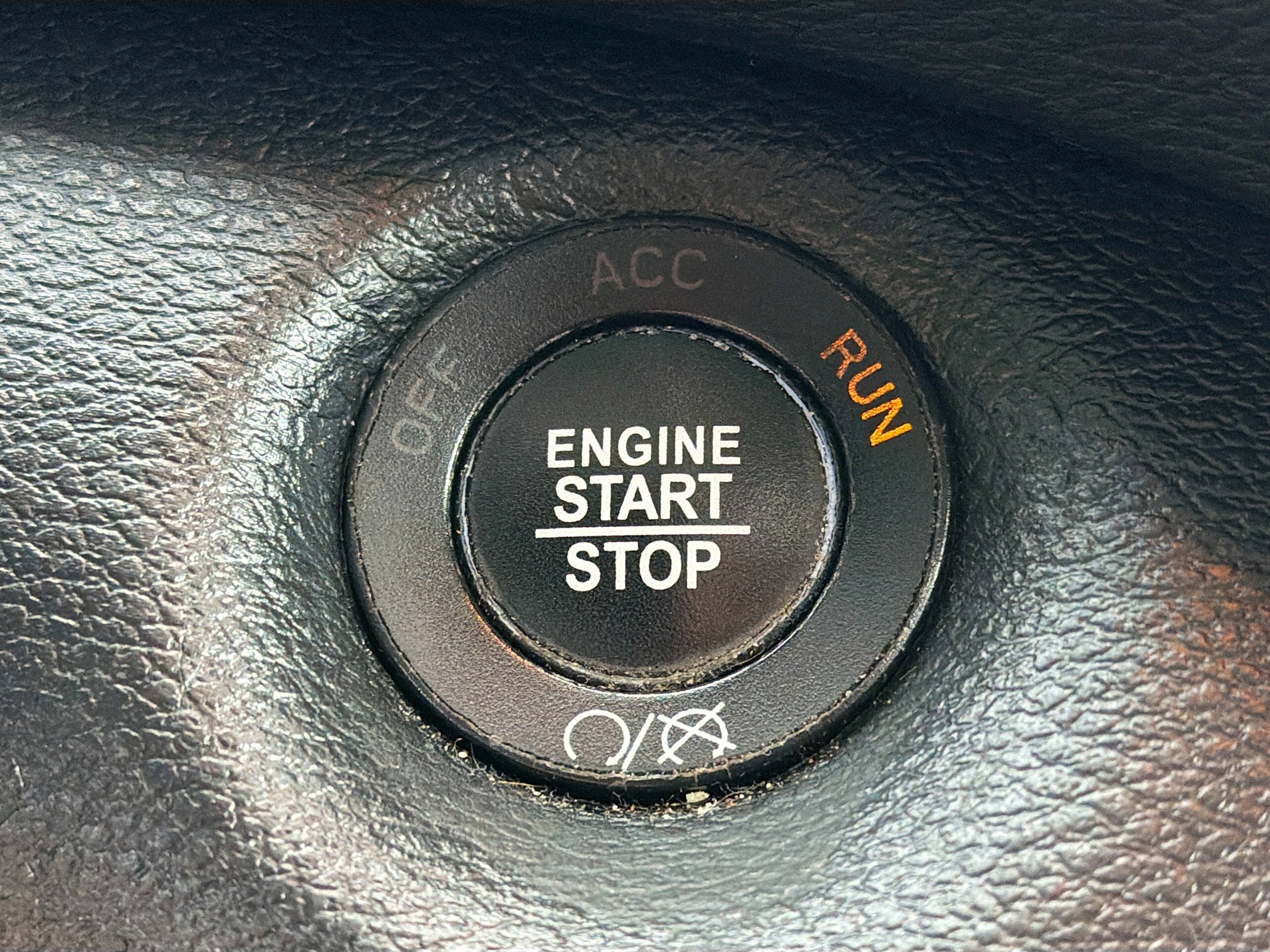 Used 2020 Jeep Cherokee Limited FWD image 35