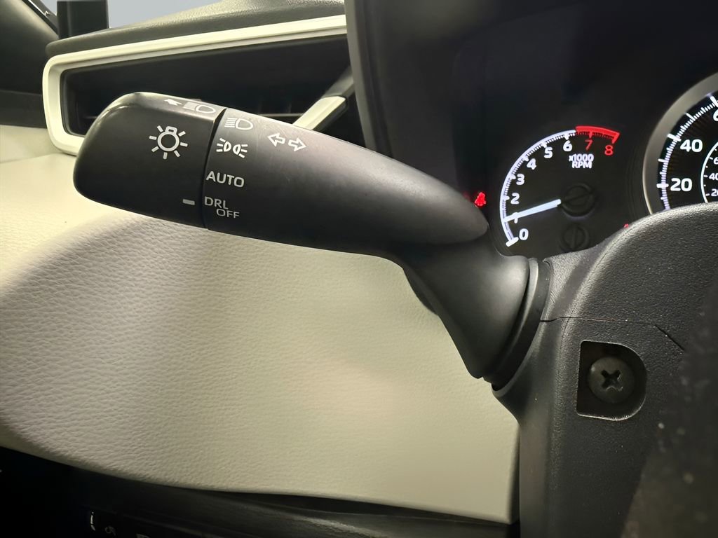 Used 2020 Toyota Corolla LE FWD image 19
