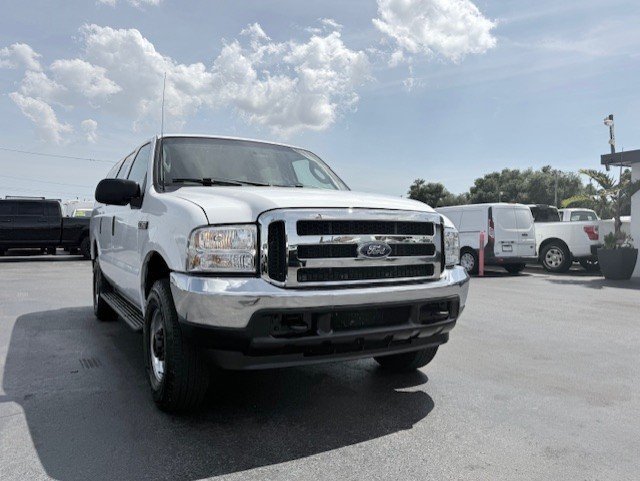 Used 2003 Ford Excursion XLT AWD/4WD image 4