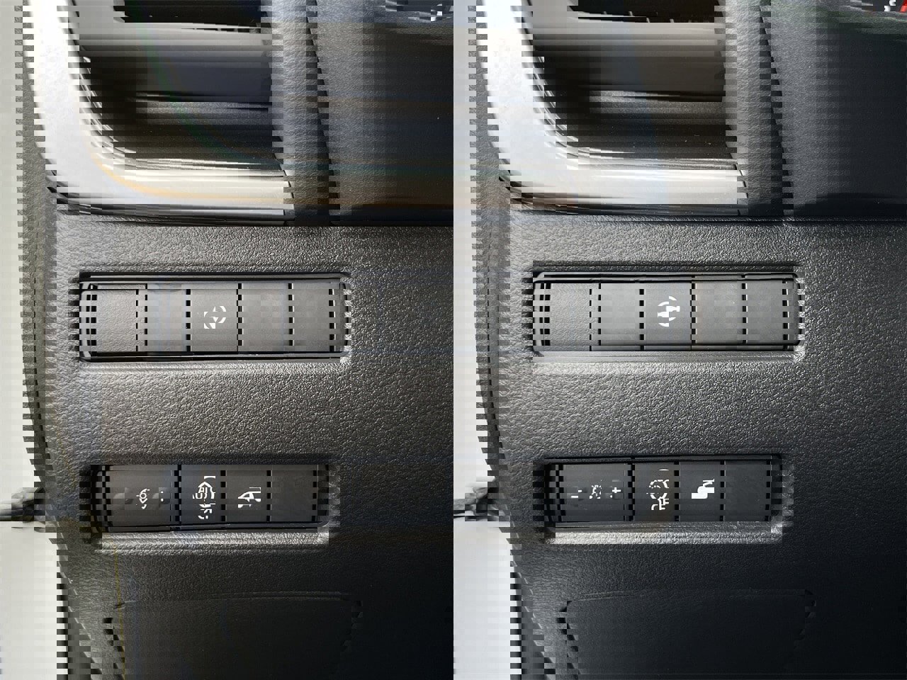 Certified 2024 Nissan Rogue SV image 14