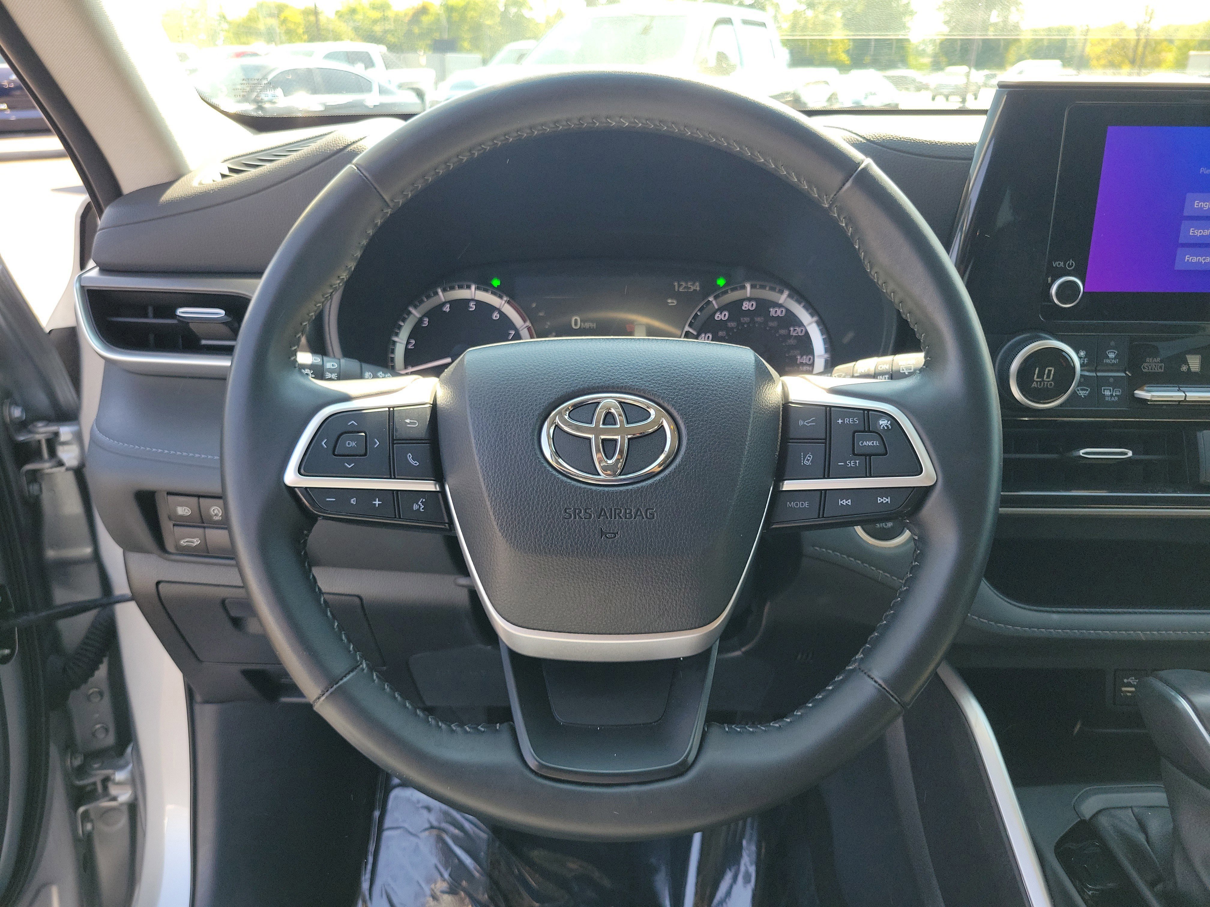 Used 2024 Toyota Highlander LE image 21