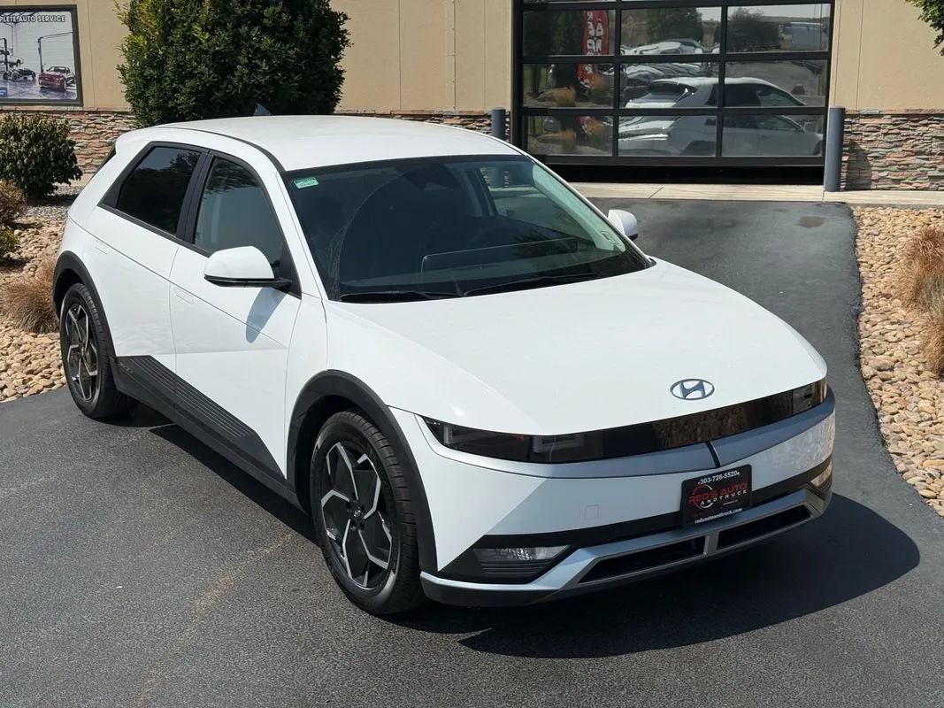 Used 2024 Hyundai Ioniq 5 SE AWD/4WD image 39