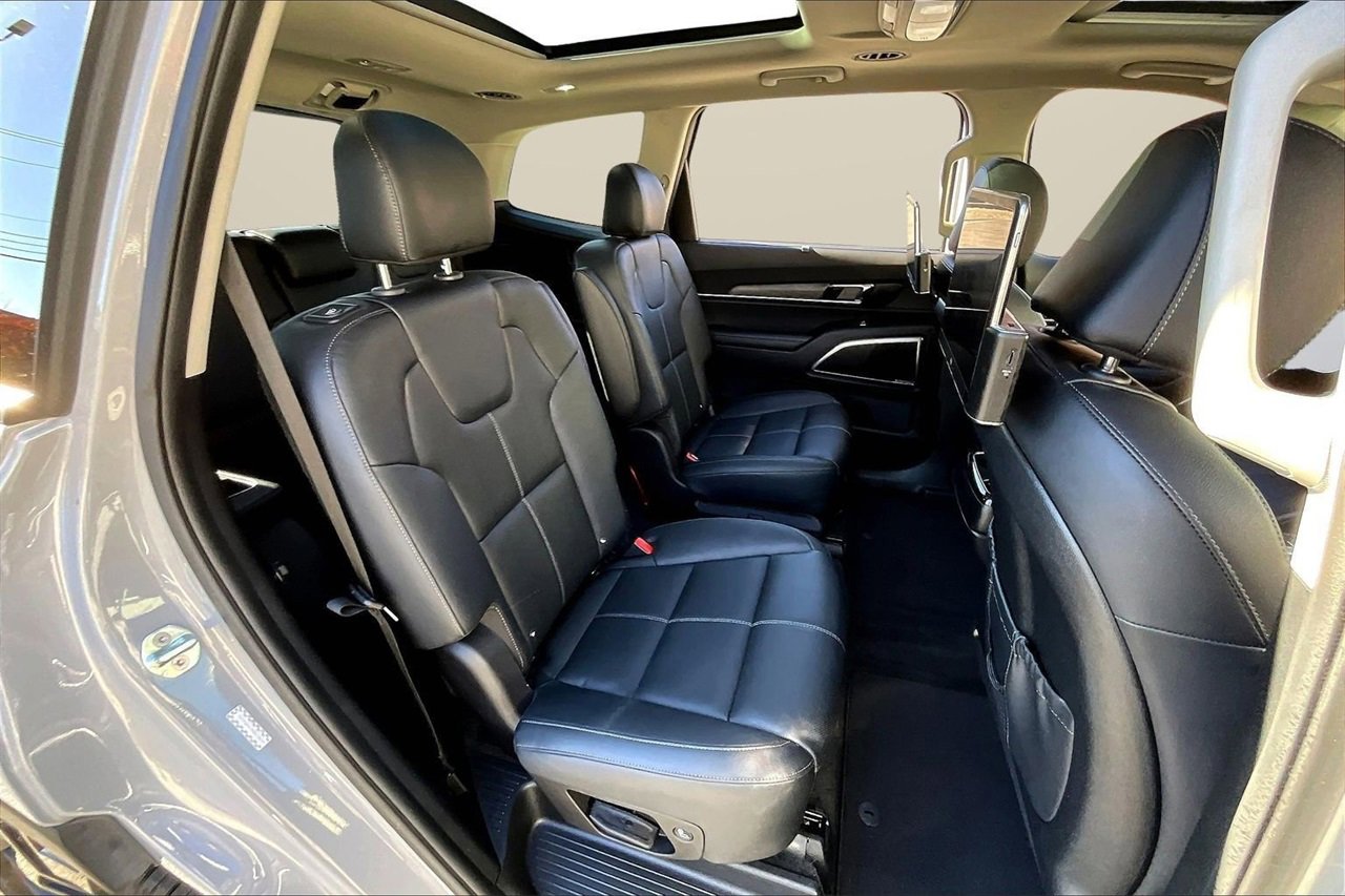 Used 2022 Kia Telluride SX w/ Nightfall Edition Package image 24