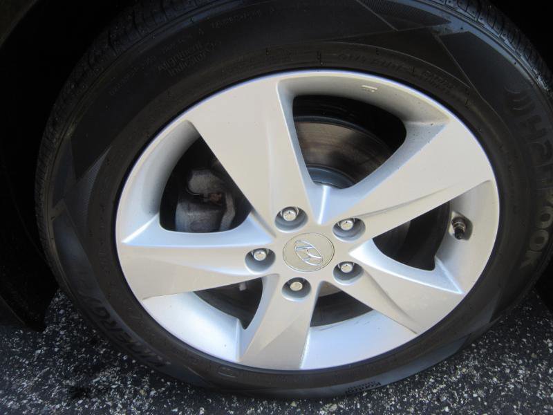 Used 2013 Hyundai Elantra GLS w/ Preferred Pkg image 14