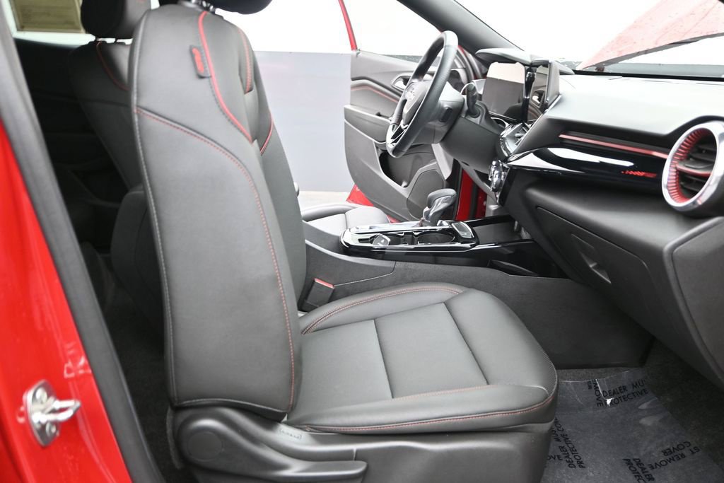 Used 2026 Chevrolet Trax RS w/ Driver Confidence Package FWD image 19