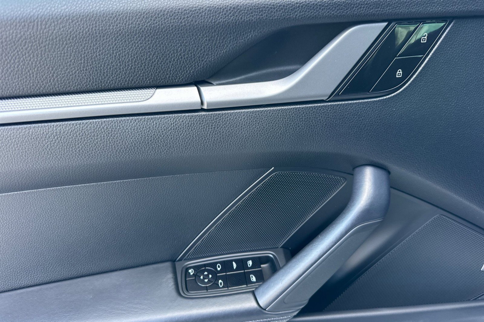 Certified 2021 Porsche 911 Carrera image 13