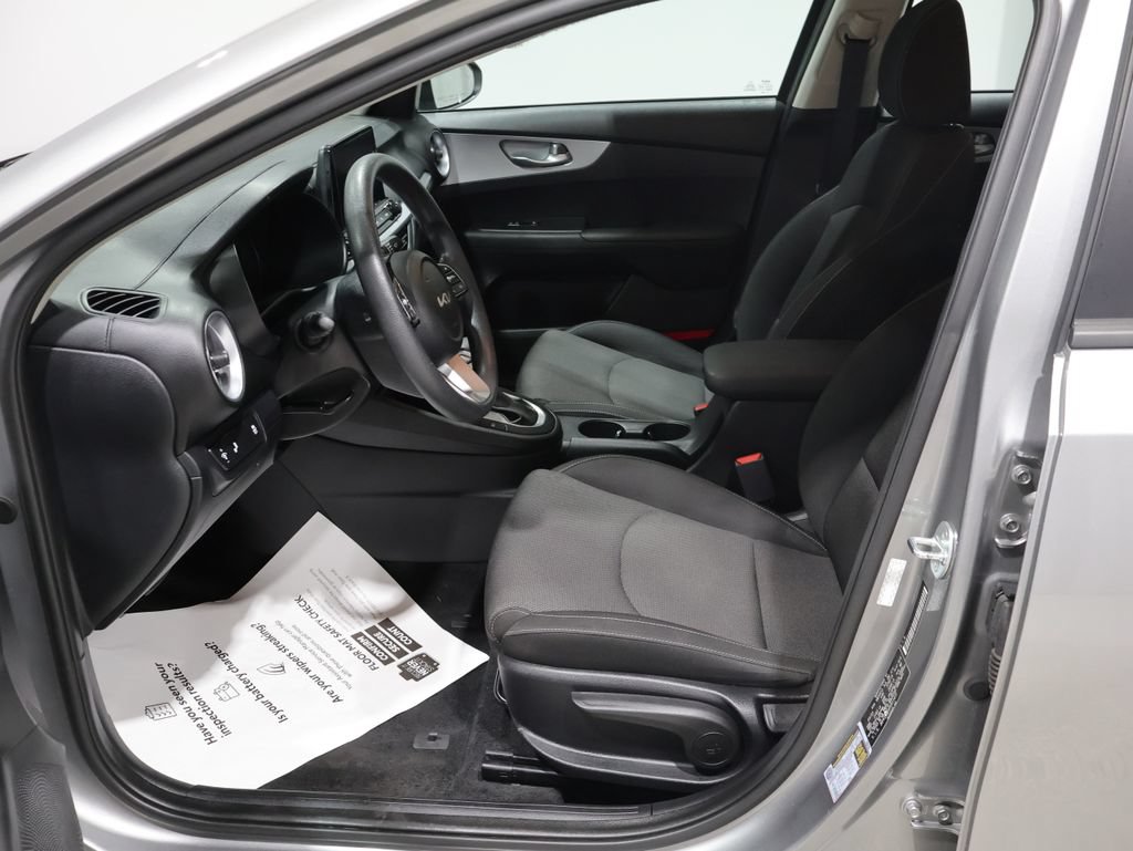 Used 2023 Kia Forte LXS w/ LXS Technology Package FWD image 11