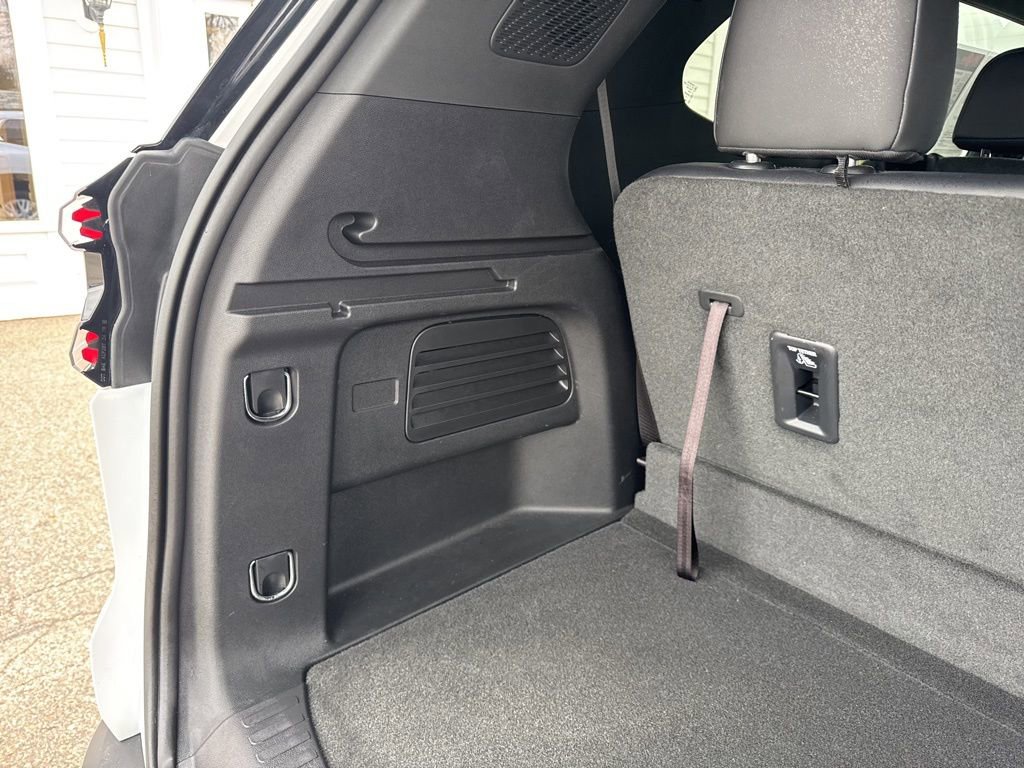 Certified 2024 GMC Acadia Elevation w/ Luxury Package image 36