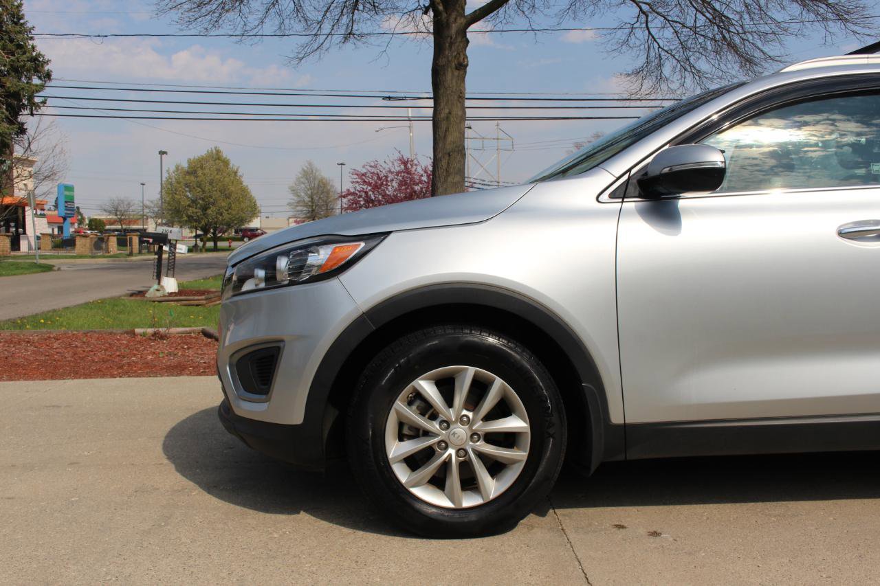 Used 2016 Kia Sorento LX w/ LX Convenience Package image 45
