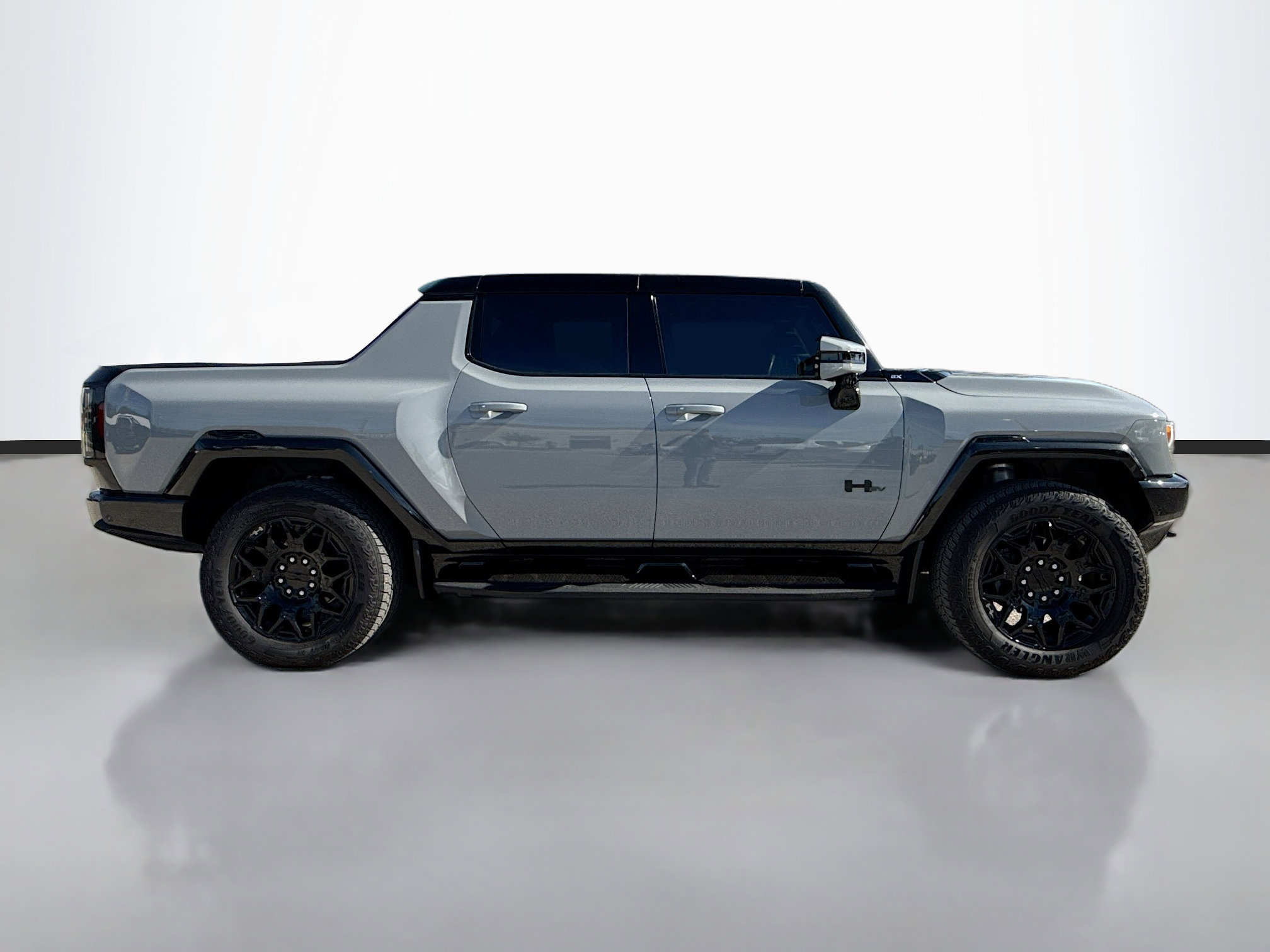 Used 2025 GMC Hummer EV 2X w/ LPO, Dark Essentials Package image 6