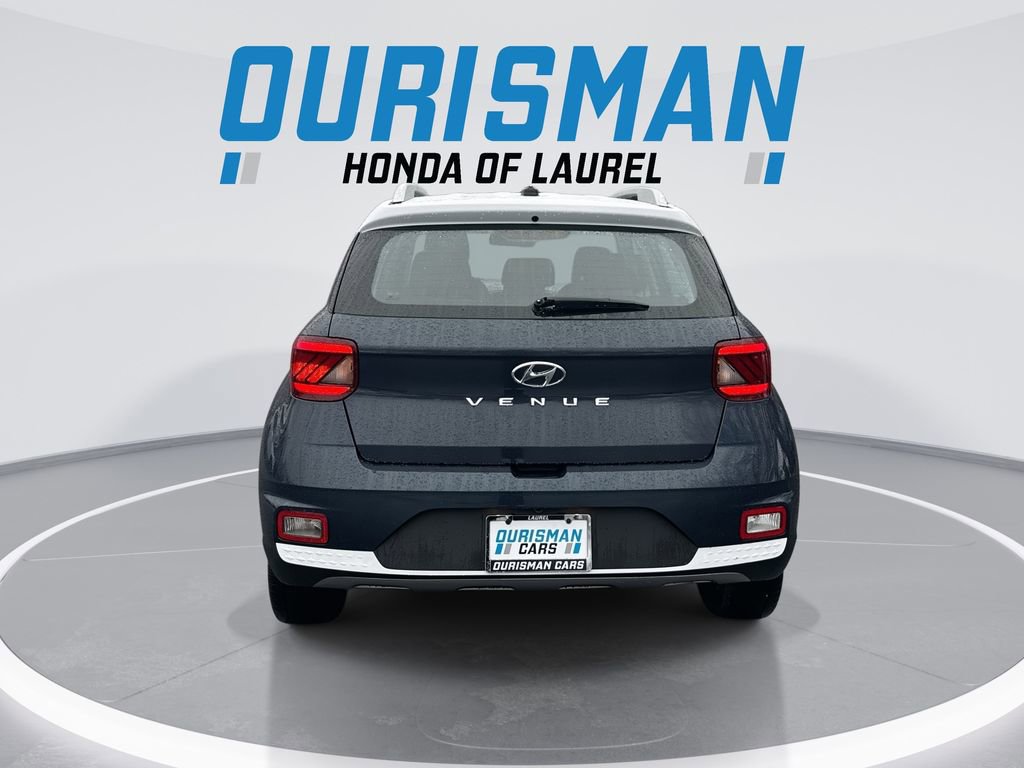 Used 2024 Hyundai Venue Limited image 7