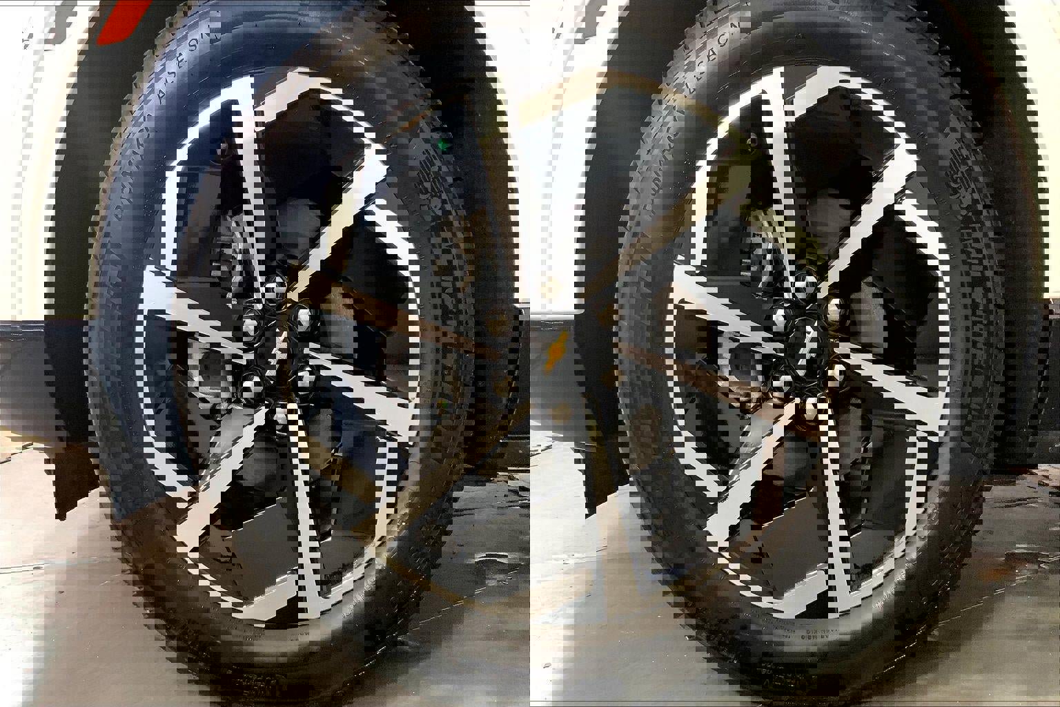 Used 2025 Chevrolet Equinox EV LT FWD image 9