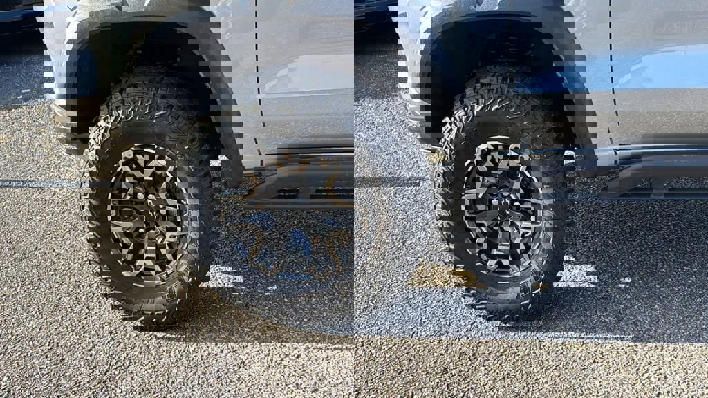 Certified 2024 Chevrolet Colorado ZR2 w/ ZR2 Convenience Package III image 9