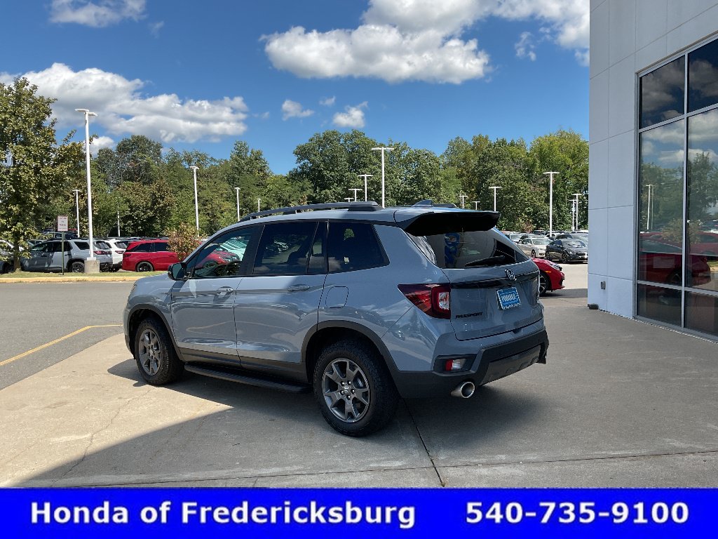 Used 2024 Honda Passport TrailSport image 3