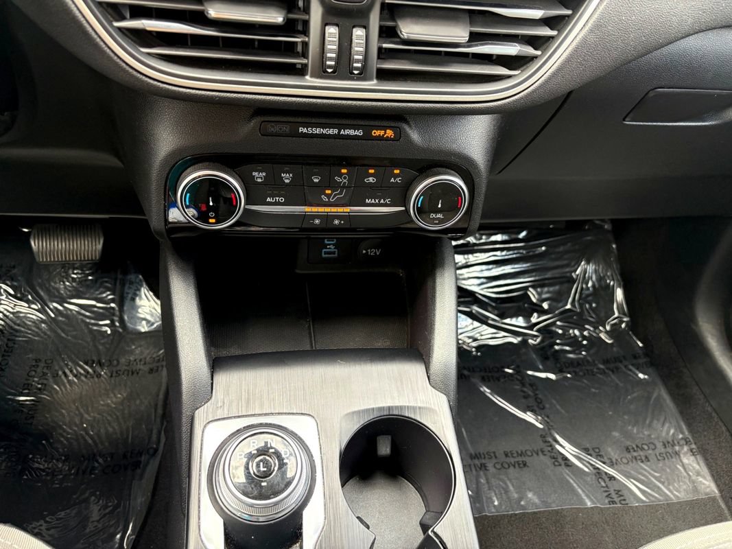 Used 2022 Ford Escape SE w/ SE Sport Appearance Package FWD image 14