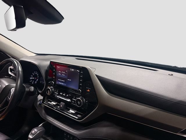 Used 2020 Toyota Highlander XLE AWD/4WD image 28