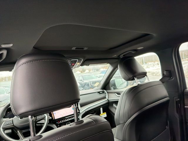 New 2026 Jeep Grand Cherokee L 4WD image 13