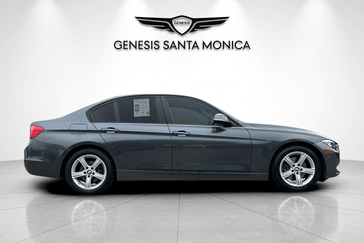 Used 2015 BMW 320i Sedan RWD image 3