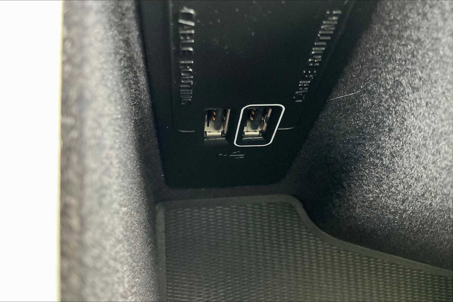 Used 2022 Volvo XC90 T8 Inscription image 37