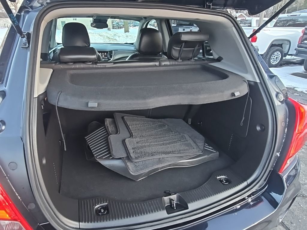 Certified 2022 Chevrolet Trax LT w/ LT Convenience Package image 26