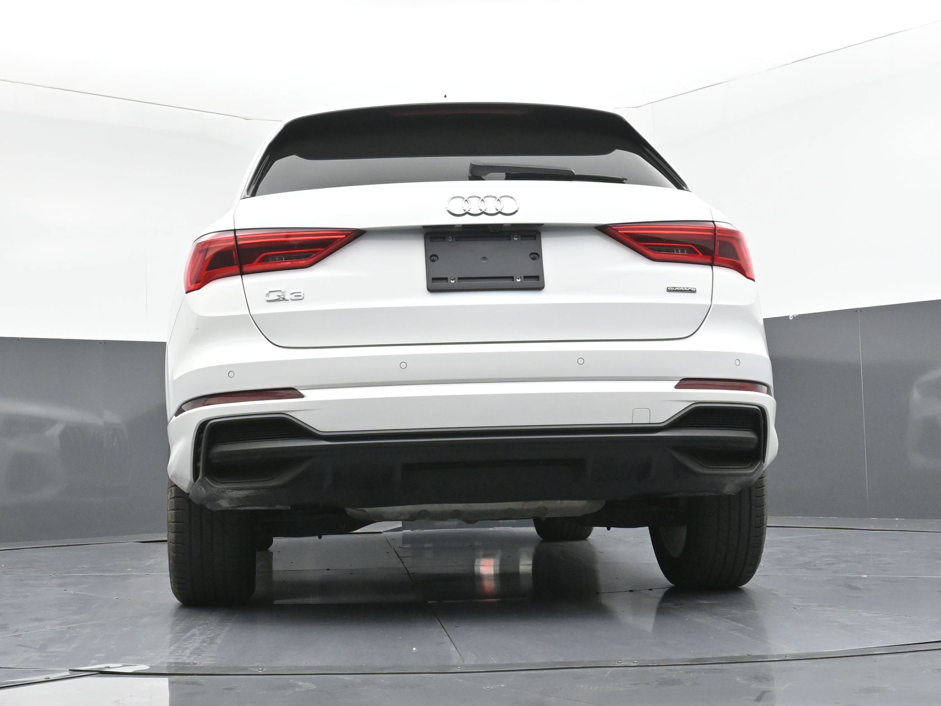 Used 2023 Audi Q3 2.0T Premium w/ Convenience Package image 27