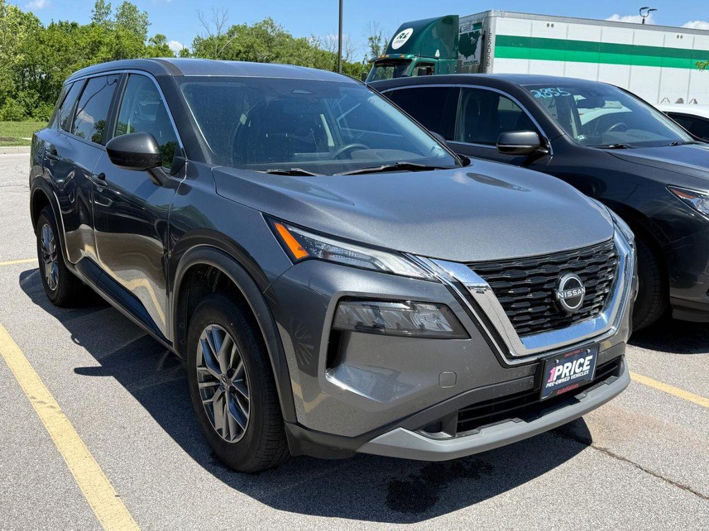 Used 2023 Nissan Rogue S AWD/4WD image 3
