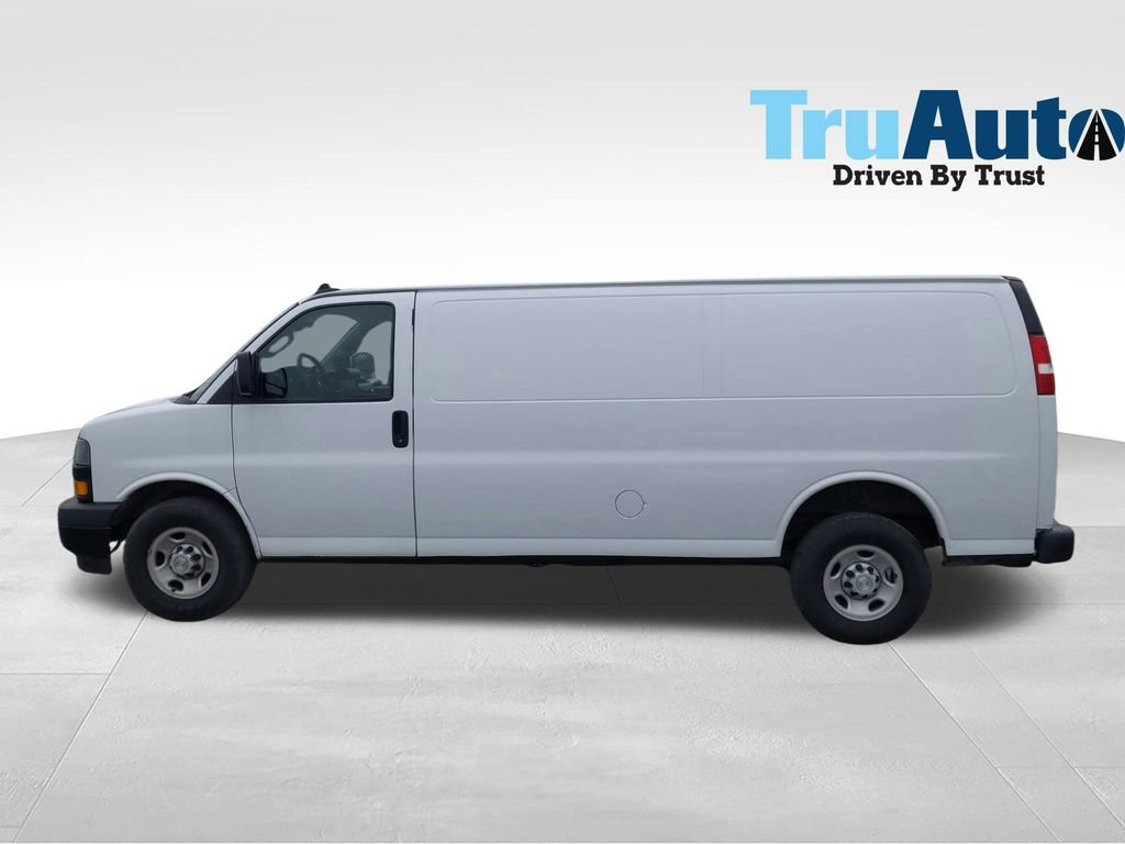 Used 2019 Chevrolet Express 3500 Extended w/ Driver Convenience Package RWD image 4