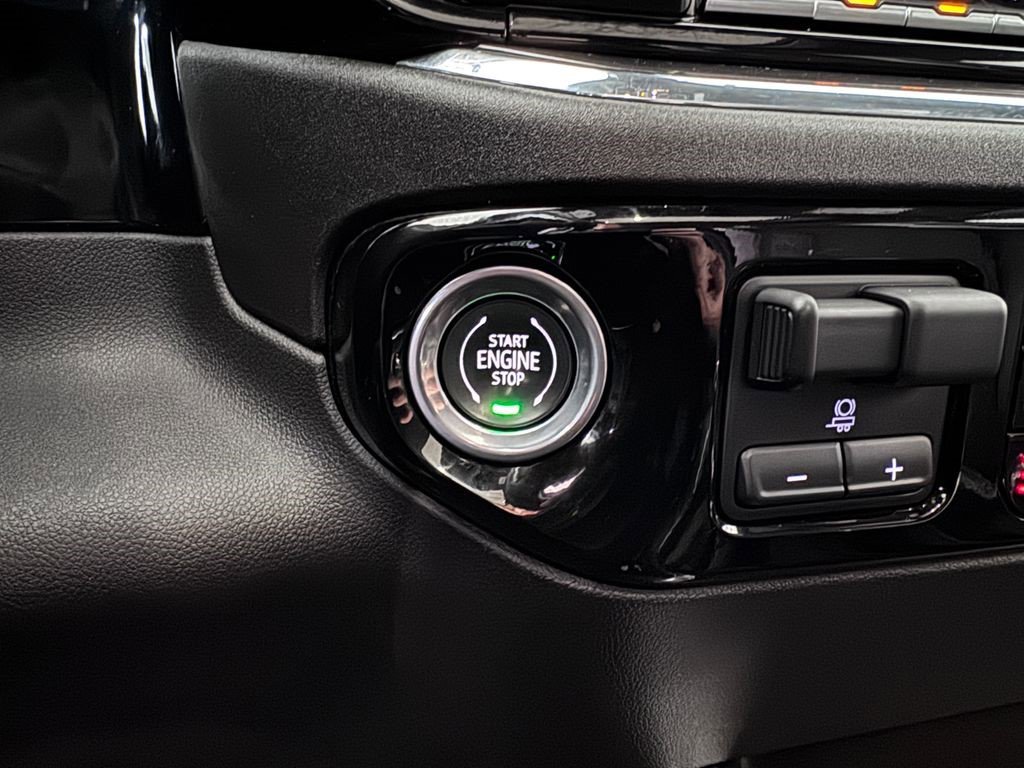 Certified 2023 Chevrolet Silverado 1500 High Country image 24