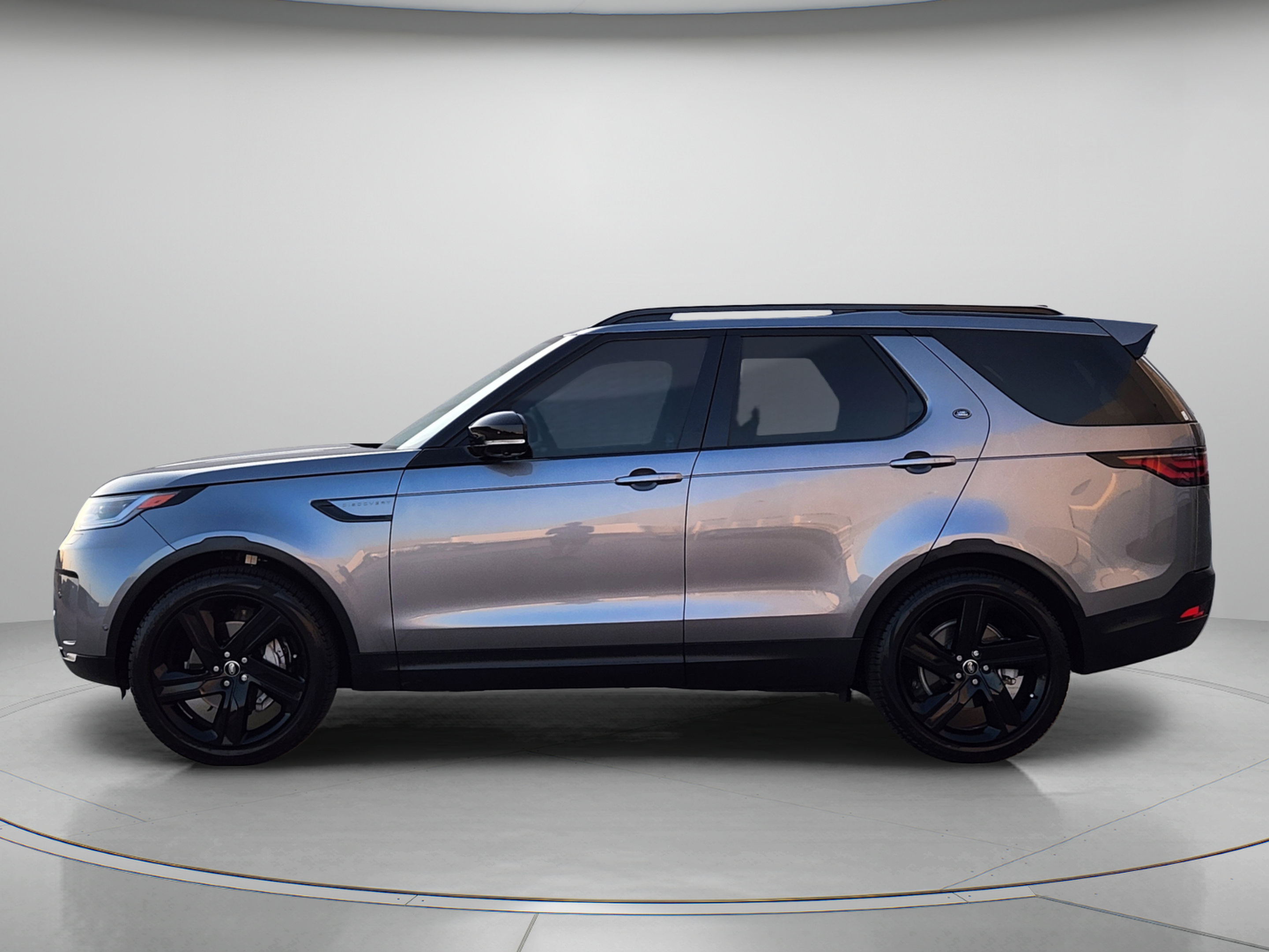 Certified 2025 Land Rover Discovery S AWD/4WD video 2