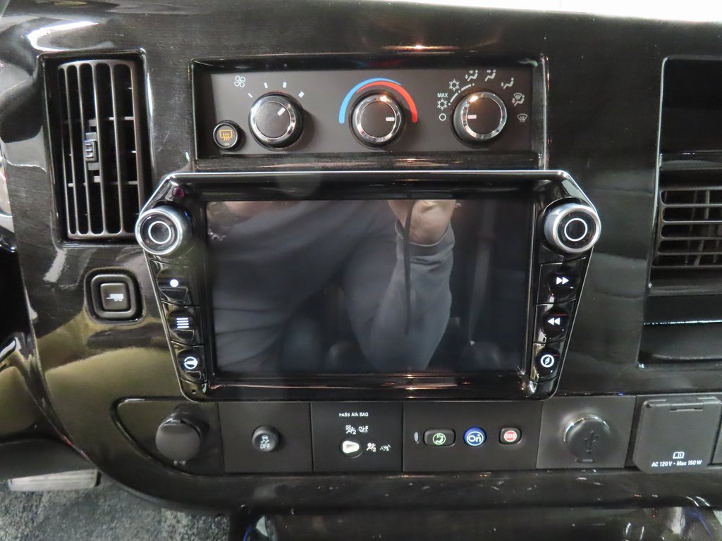 Used 2022 GMC Savana 2500 Extended w/ Enhanced Convenience Package image 16