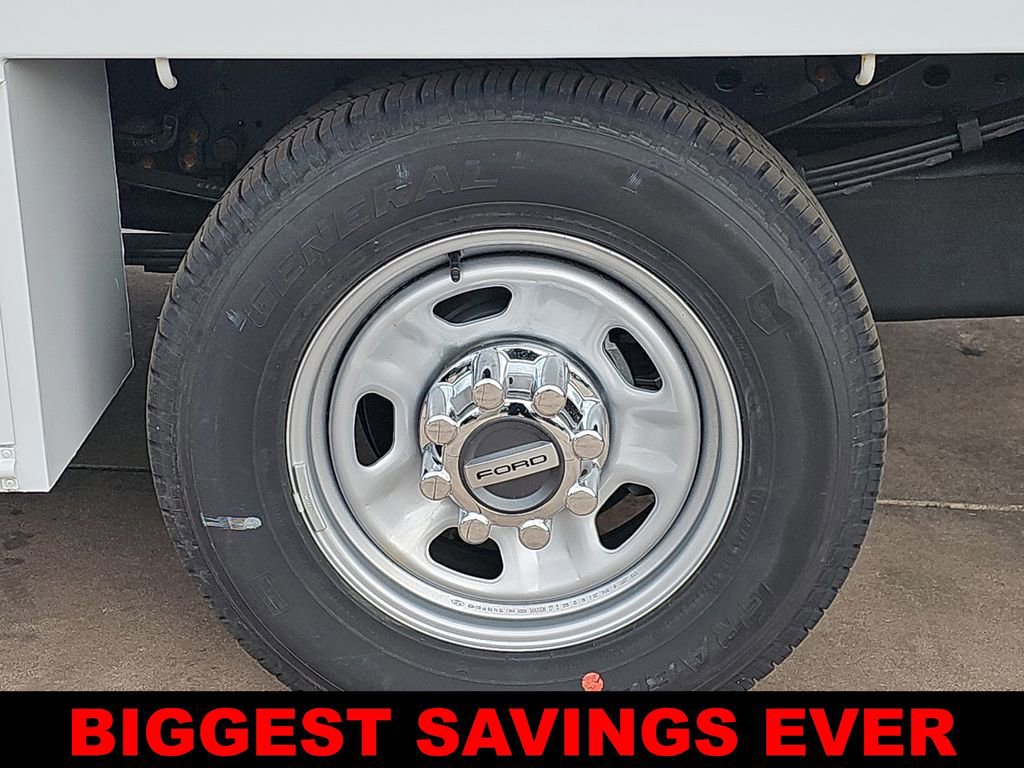 New 2025 Ford F350 XL w/ XL Chrome Package RWD image 38