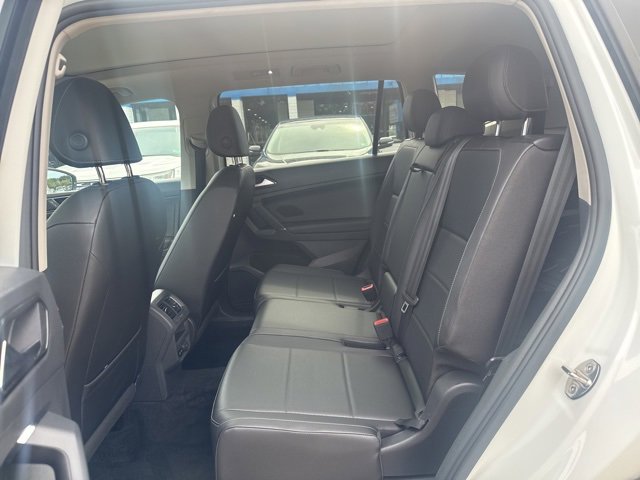 Used 2018 Volkswagen Tiguan SE w/ Panoramic Sunroof Package image 11