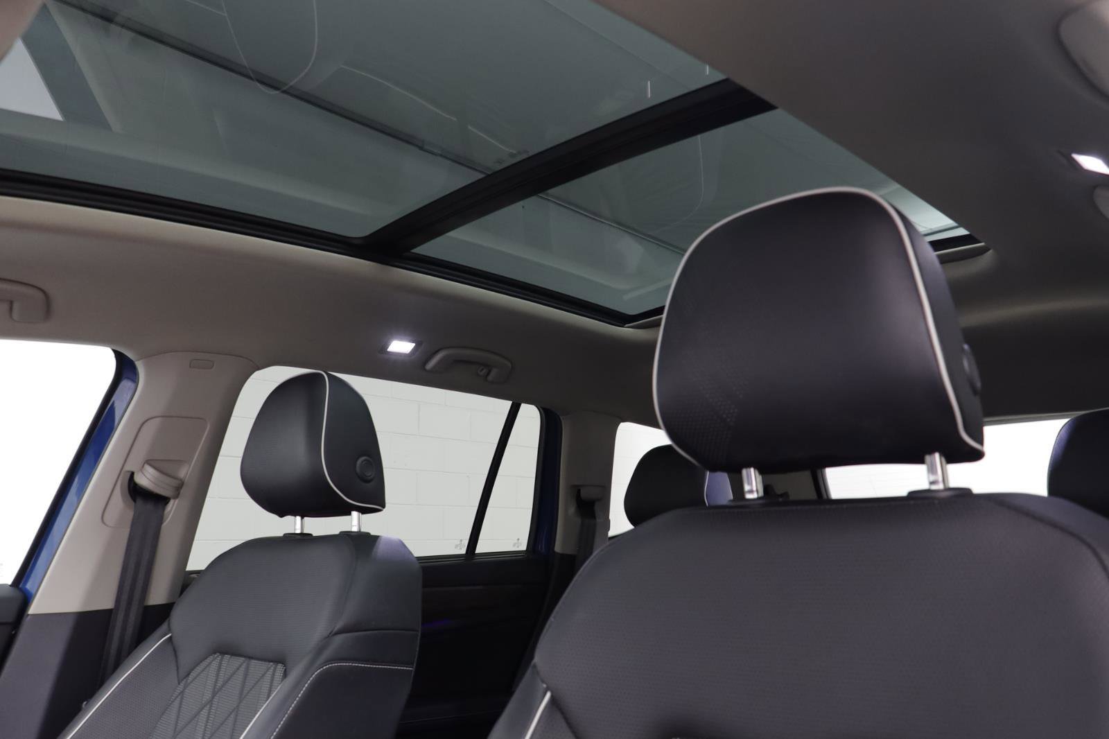 Used 2025 Volkswagen Atlas SEL Premium R-Line image 13