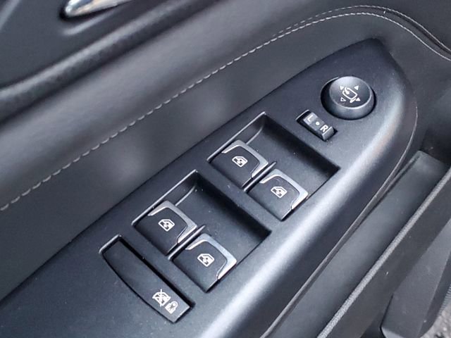 Certified 2015 Cadillac SRX Luxury w/ Driver Awareness Package image 24