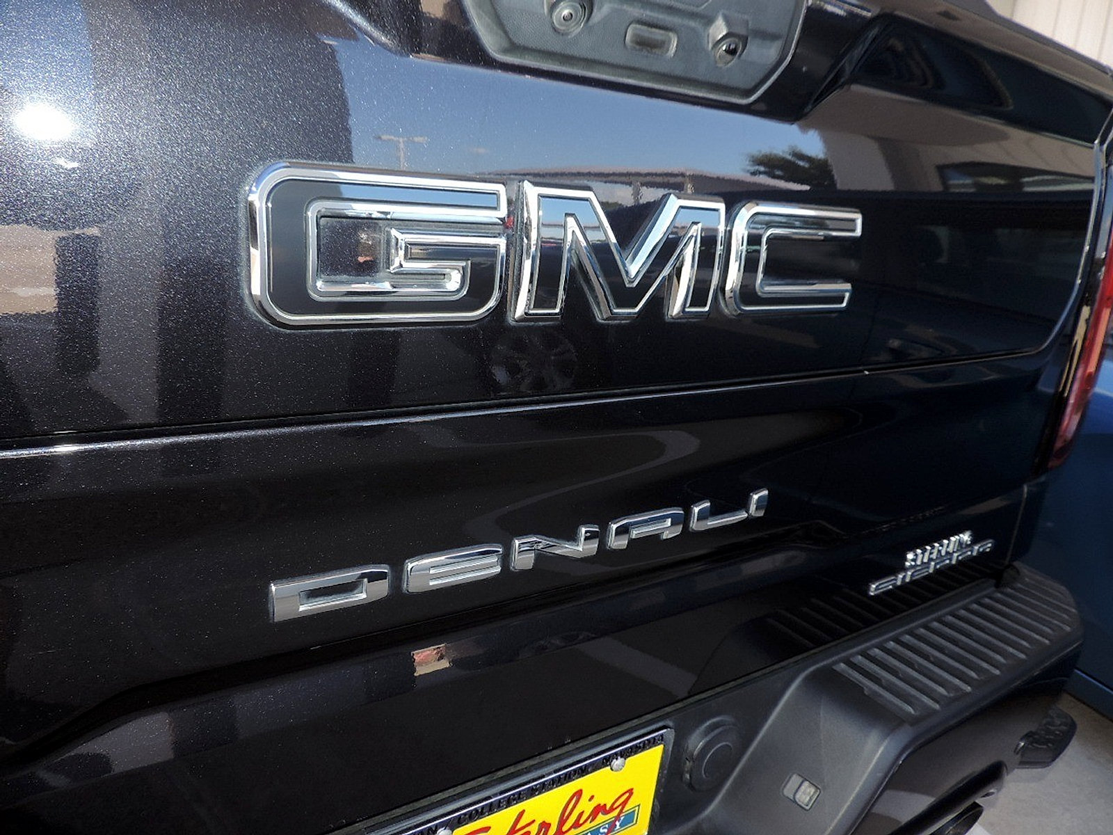 Certified 2024 GMC Sierra 1500 Denali Ultimate AWD/4WD image 17