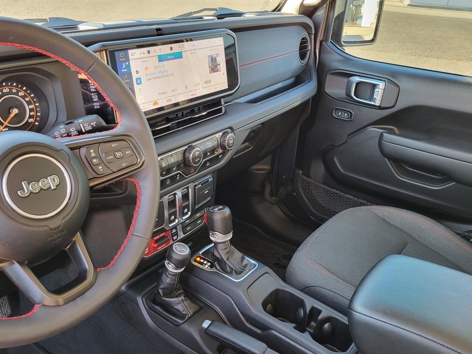 Used 2024 Jeep Wrangler Rubicon w/ Convenience Group image 24