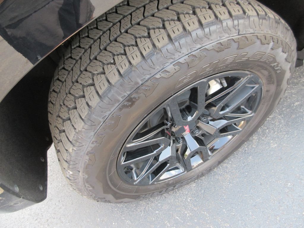 Certified 2026 GMC Yukon AT4 w/ AT4 Premium Plus Package AWD/4WD image 14