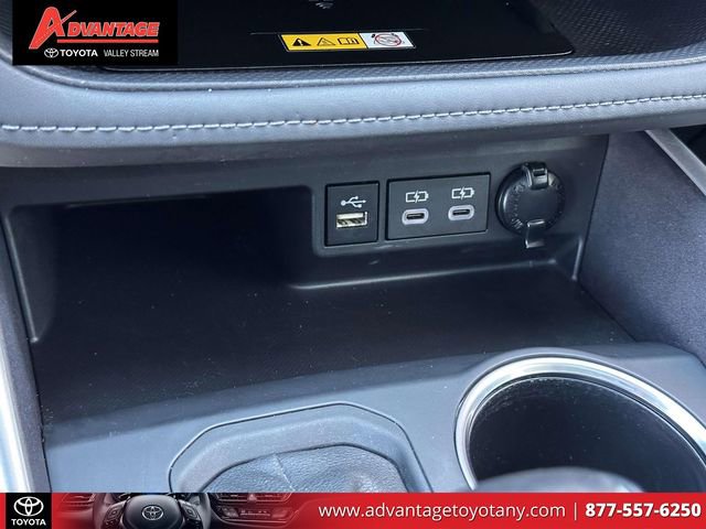 Certified 2024 Toyota Highlander XLE image 35
