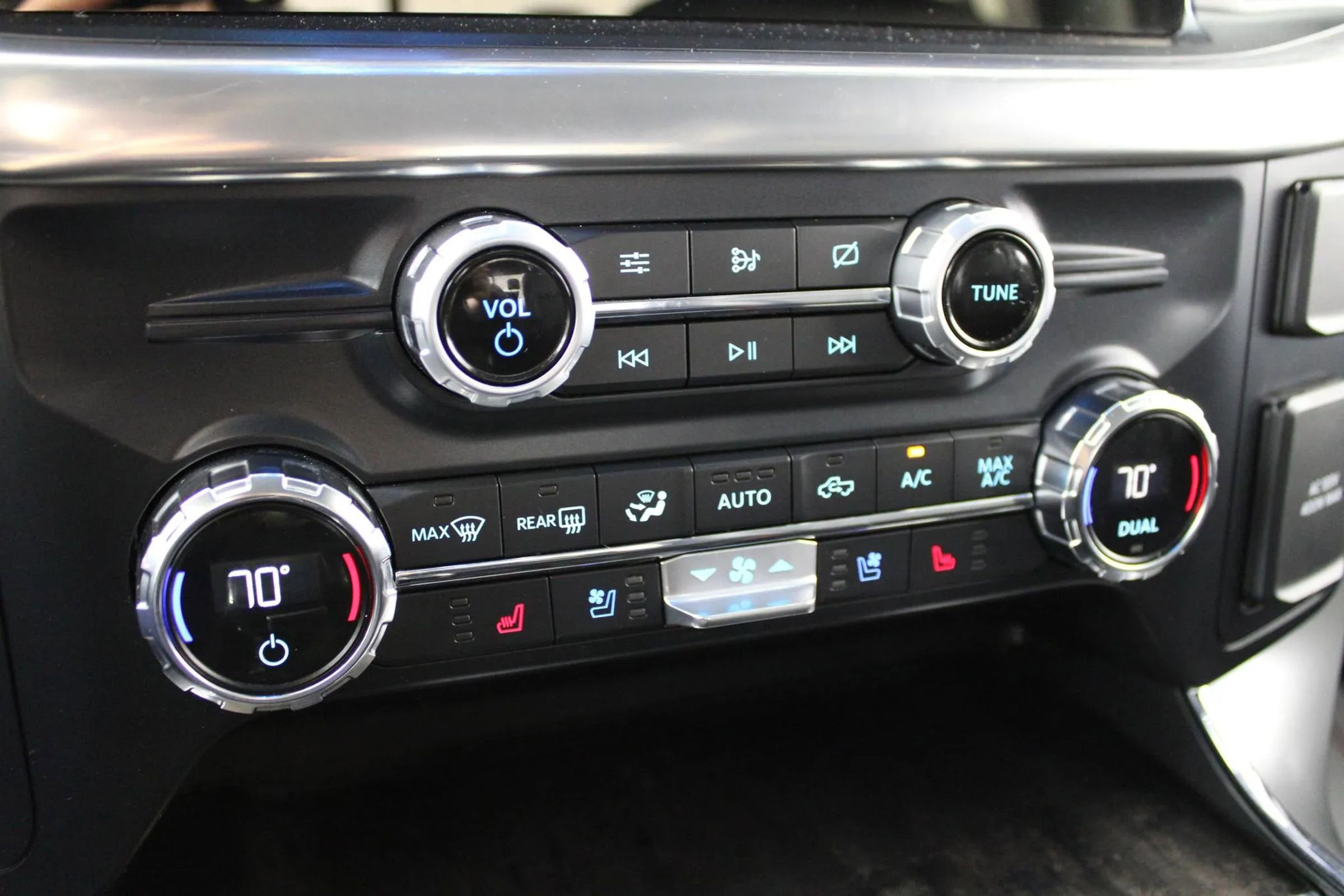 Used 2021 Ford F150 Lariat image 24