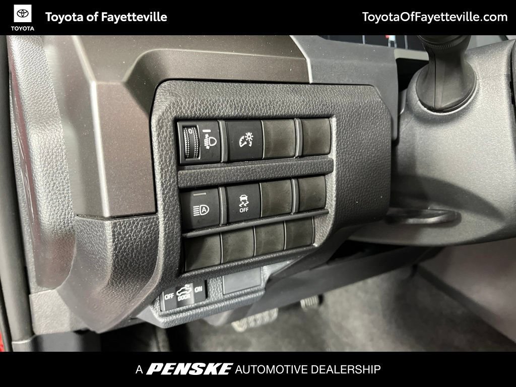Used 2025 Toyota Tacoma SR5 AWD/4WD image 27