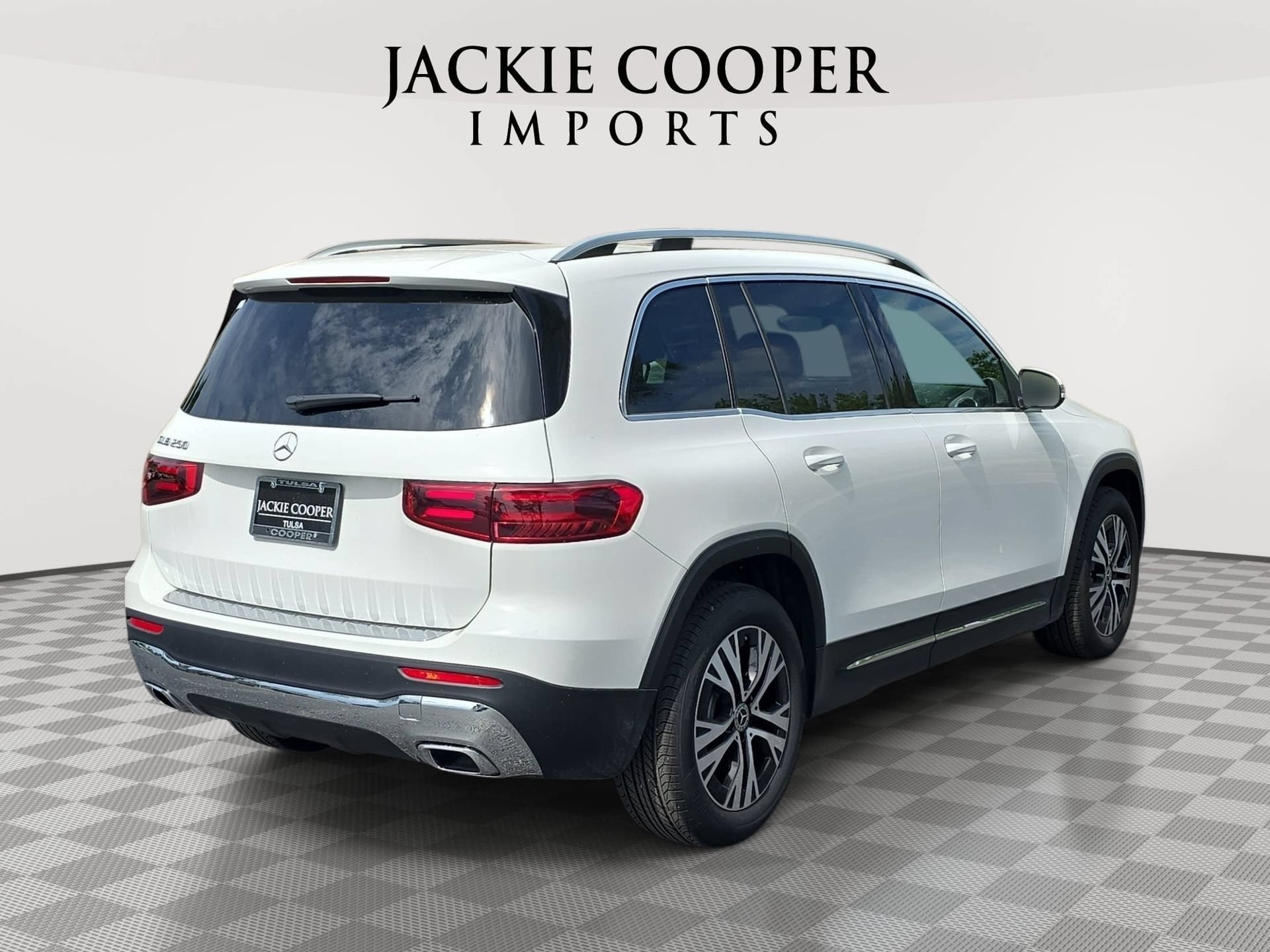 Used 2025 Mercedes-Benz GLB 250 image 5