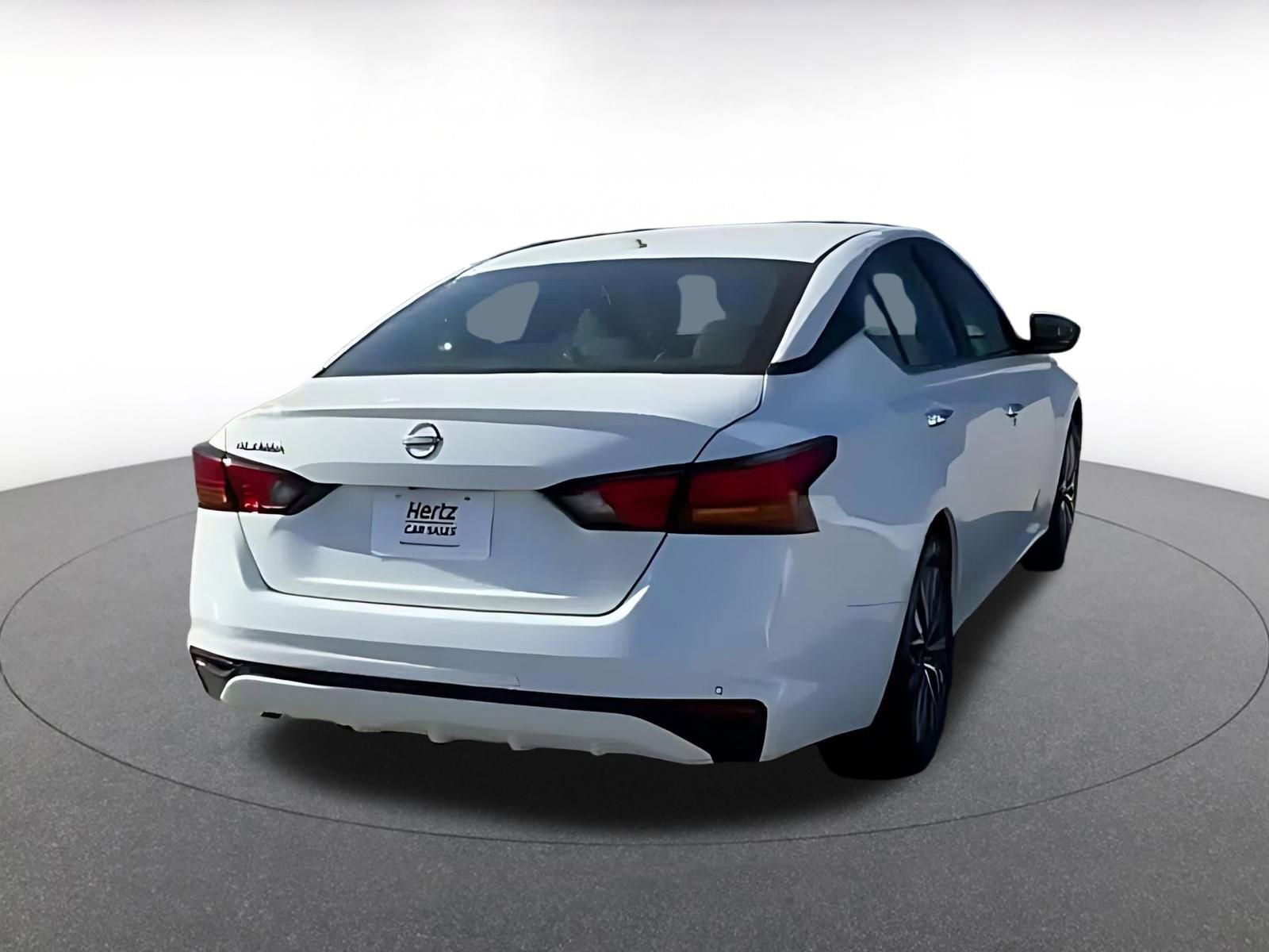 Used 2025 Nissan Altima 2.5 SV image 14